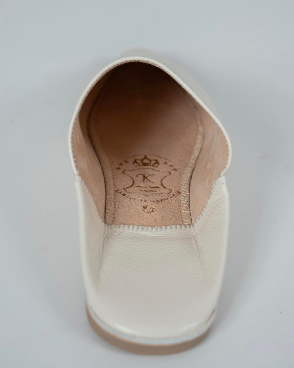 babouches homme matiere cuir de couleur blanches vue arriere
