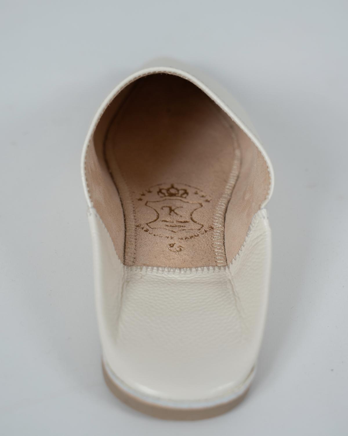 babouches homme matiere cuir de couleur blanches vue arriere
