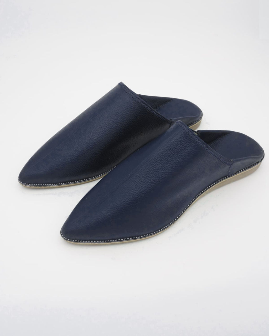 babouches homme matiere cuir de couleur bleues vue face-trois-quart