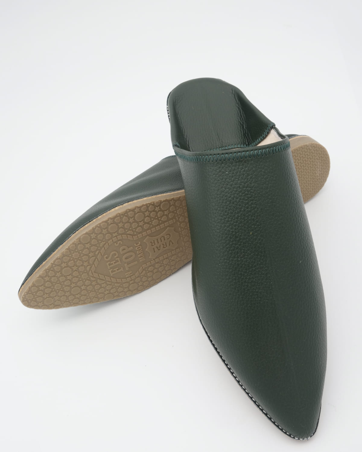 babouches homme matiere cuir de couleur vertes vue face