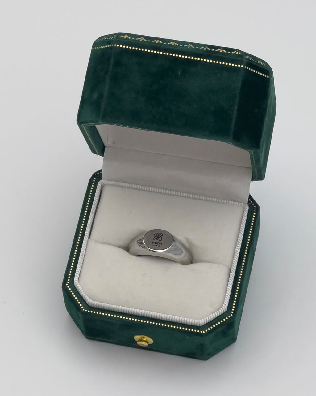 bague homme matiere acier de couleur argente vue face-trois-quart