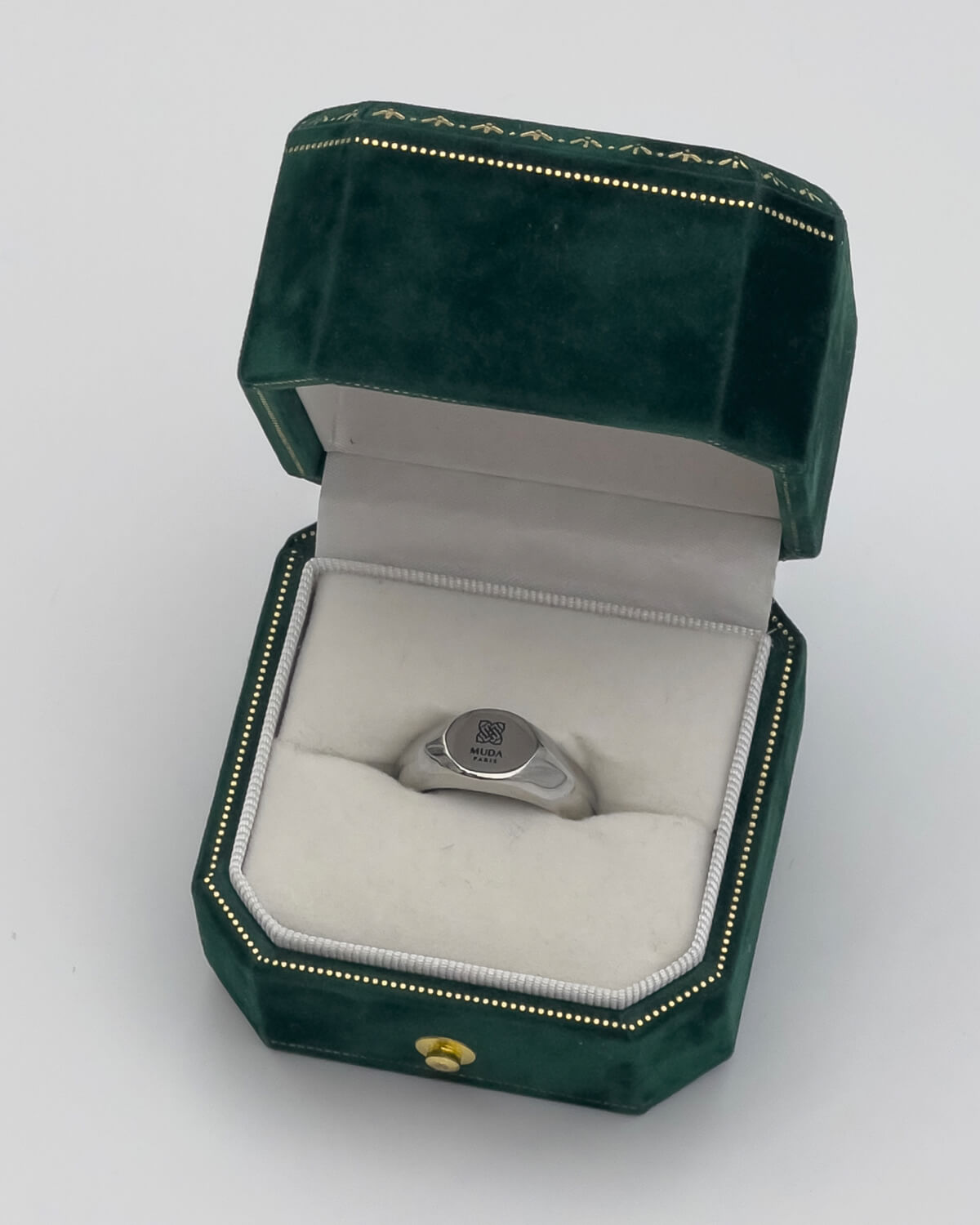 bague homme matiere acier de couleur argente vue face-trois-quart