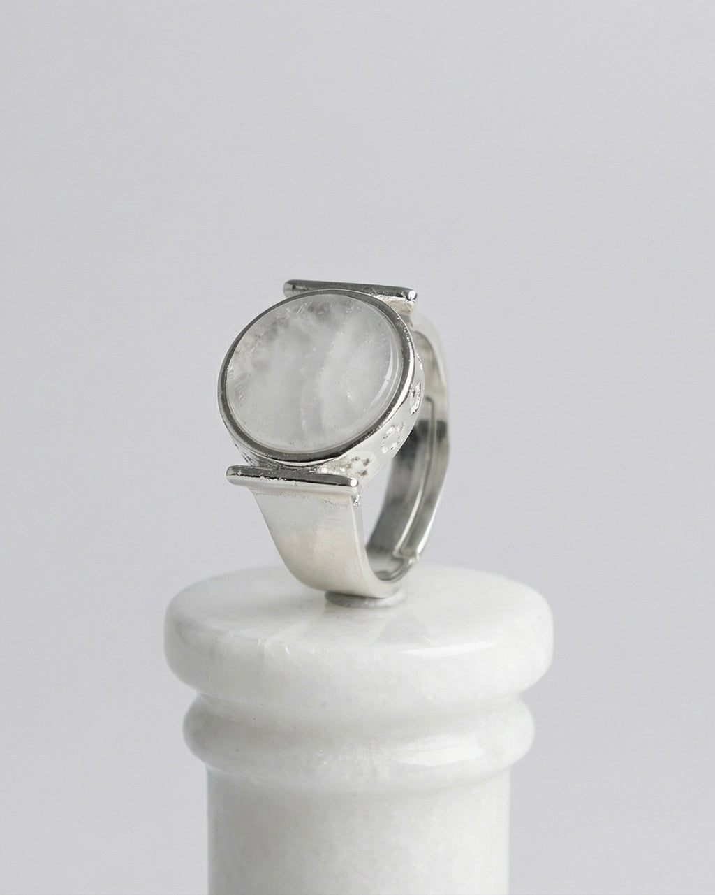 bague homme matiere laiton de couleur blanche vue entiere