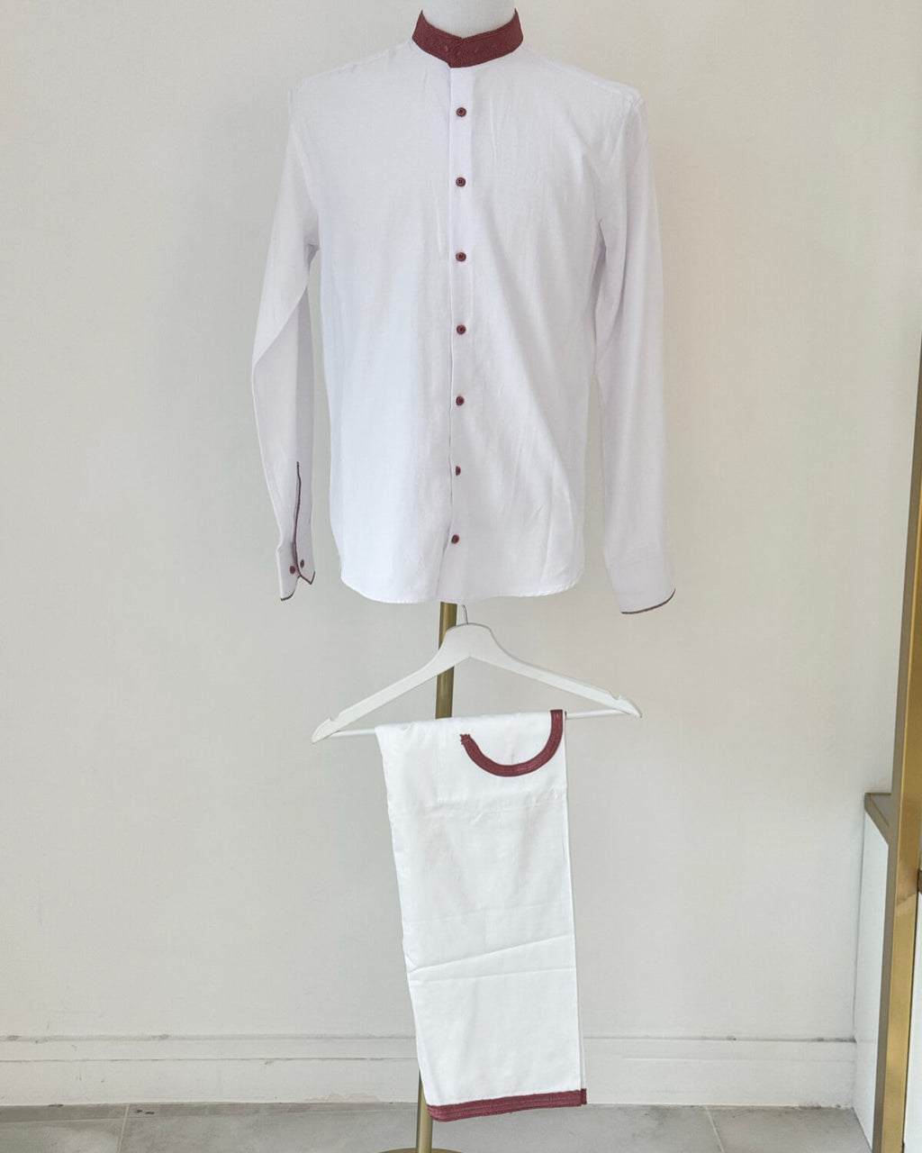 Caftán rosa de lujo de tres piezas