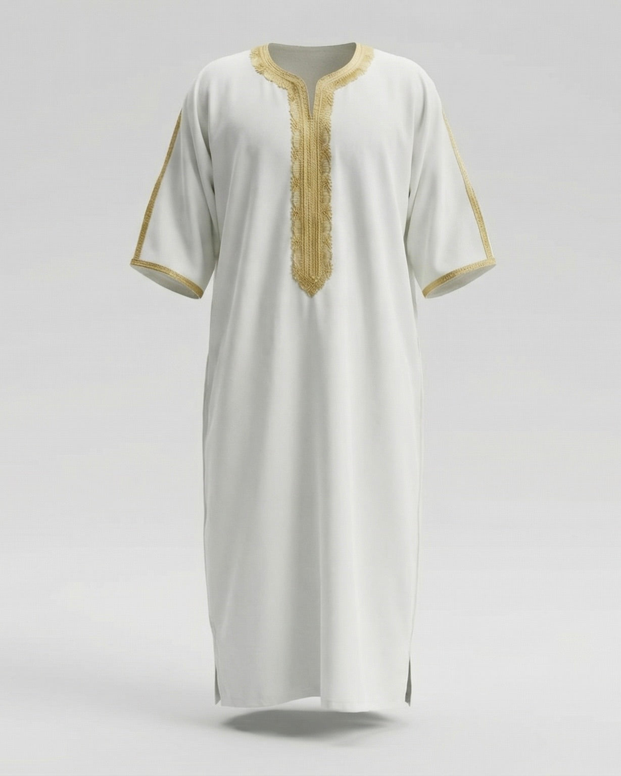 mannequin portant gandoura homme matiere gabardine de couleur blanc-et-or avec un travail motifs traditionnels brodés vue entiere