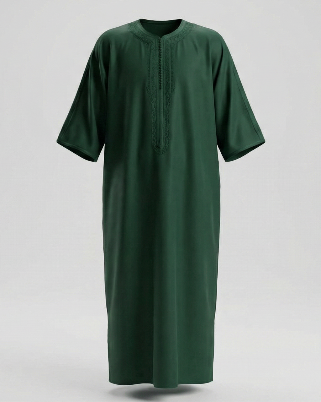 mannequin portant gandoura homme matiere gabardine de couleur vert avec un travail finition faite main vue entiere