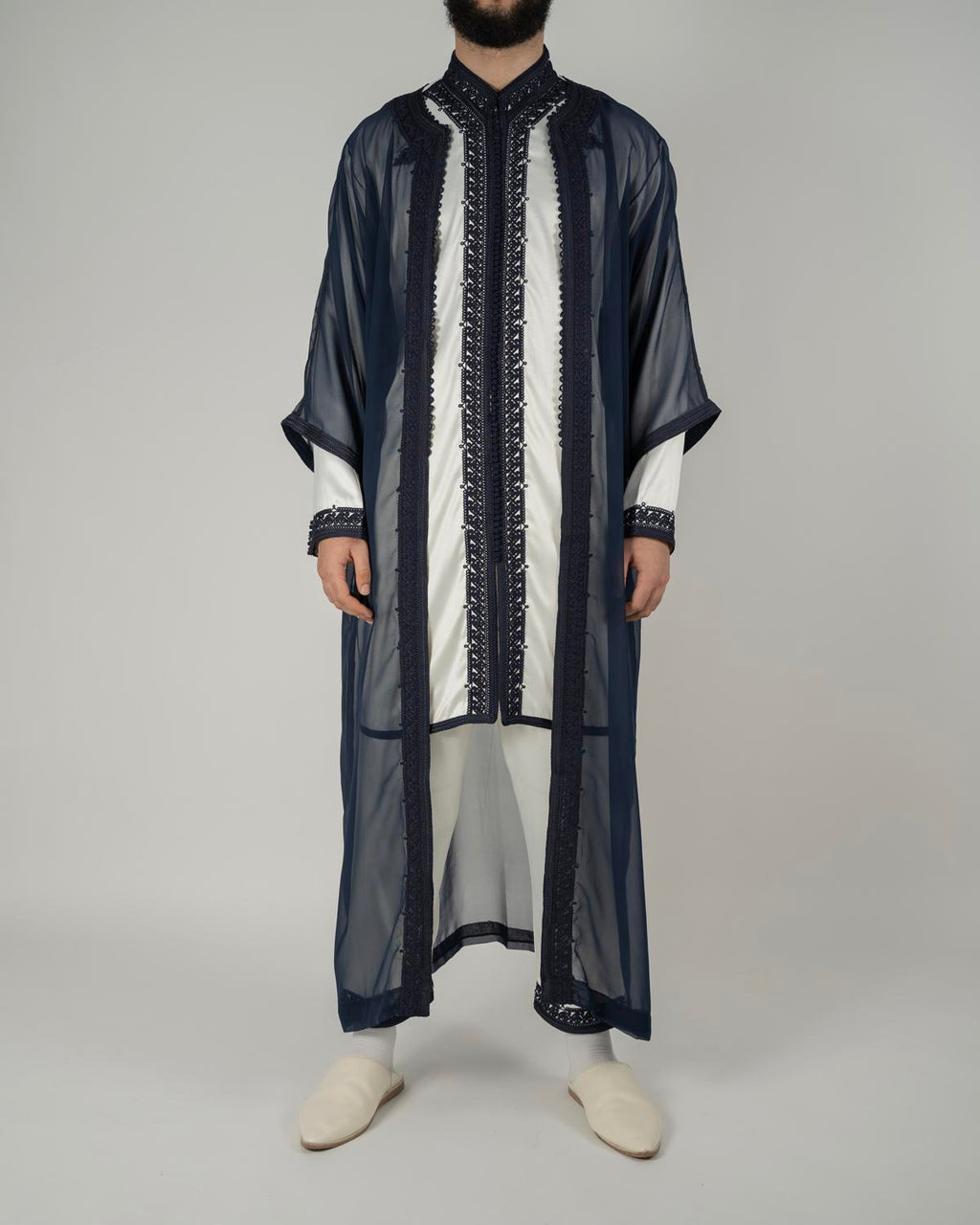 mannequin portant jabador homme matiere trois-pieces de couleur bleu avec un travail finition faite main vue entiere