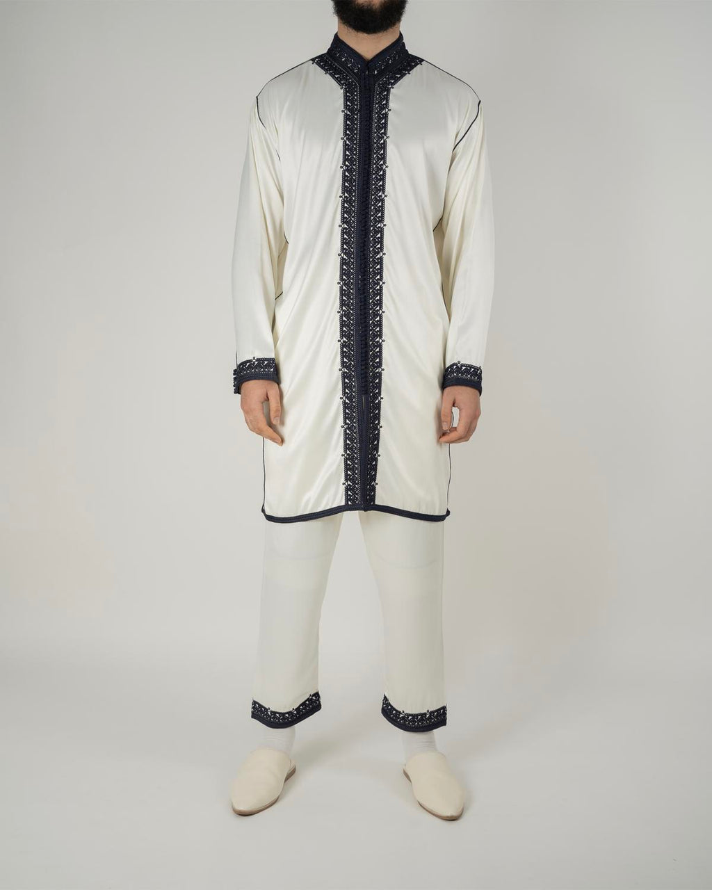 mannequin portant jabador homme matiere trois-pieces de couleur bleu avec un travail finition faite main vue sans-cape