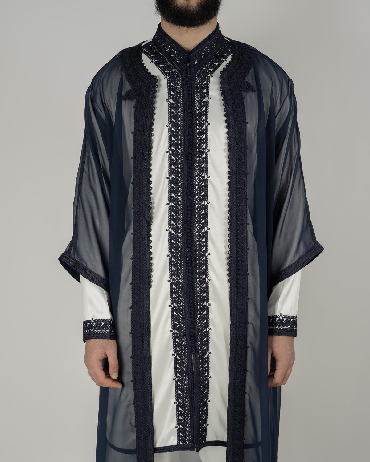 mannequin portant jabador homme matiere trois-pieces de couleur bleu avec un travail finition faite main vue face-rapprochee