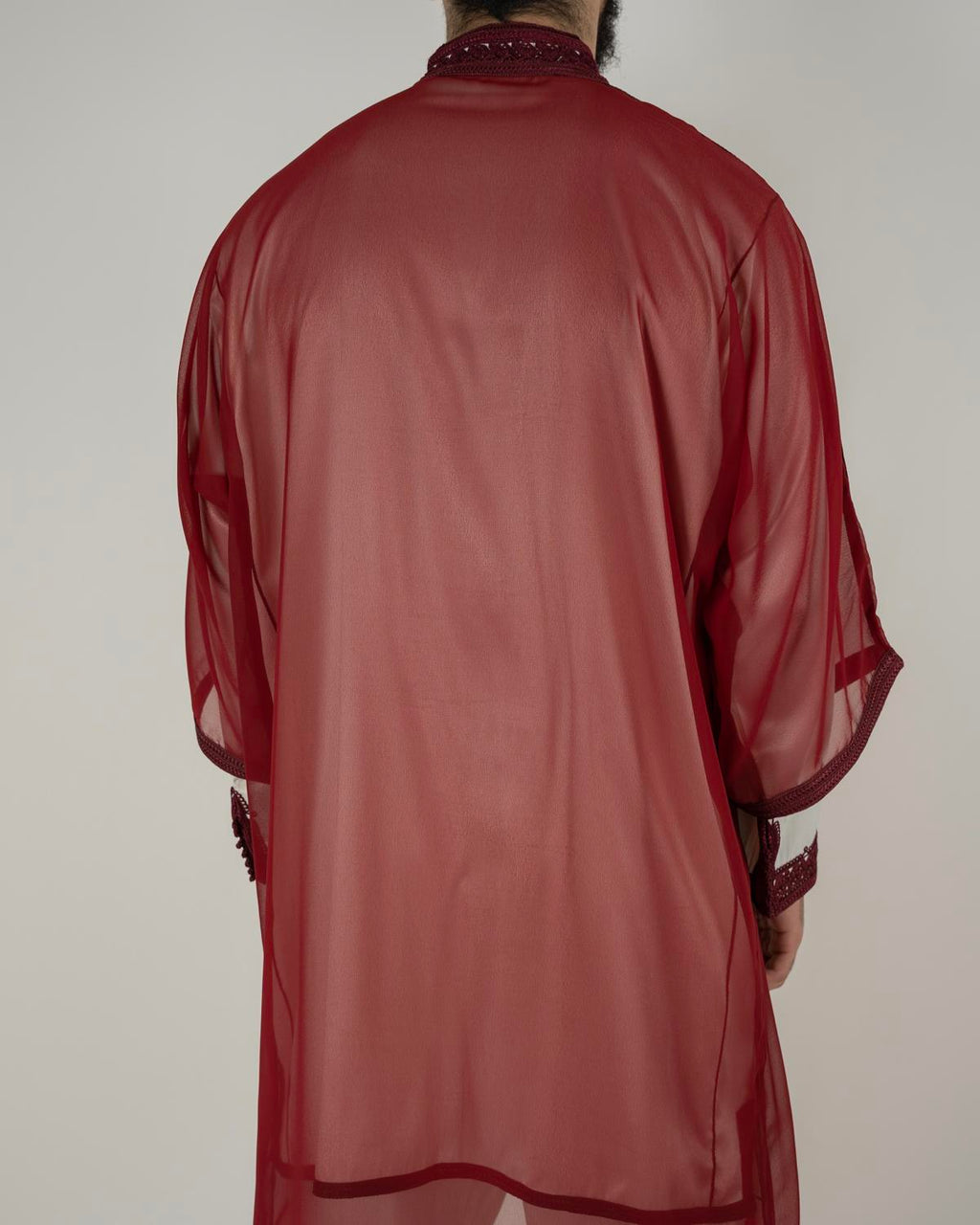 mannequin portant jabador homme matiere trois-pieces de couleur bordeaux avec un travail finition faite main vue dos