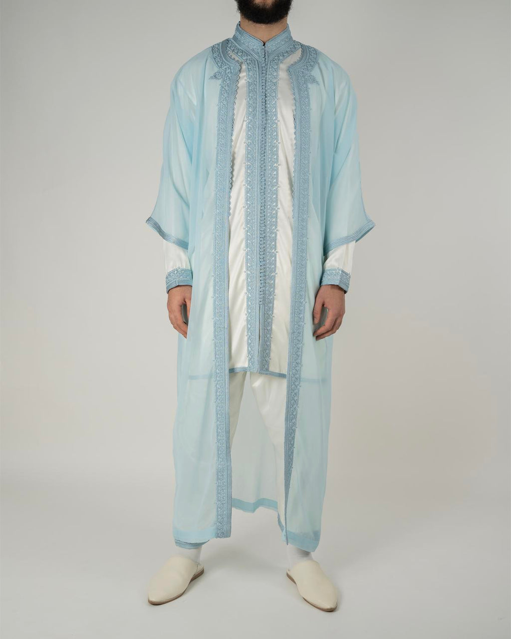 mannequin portant jabador homme matiere trois-pieces de couleur cyan avec un travail finition faite main vue entiere