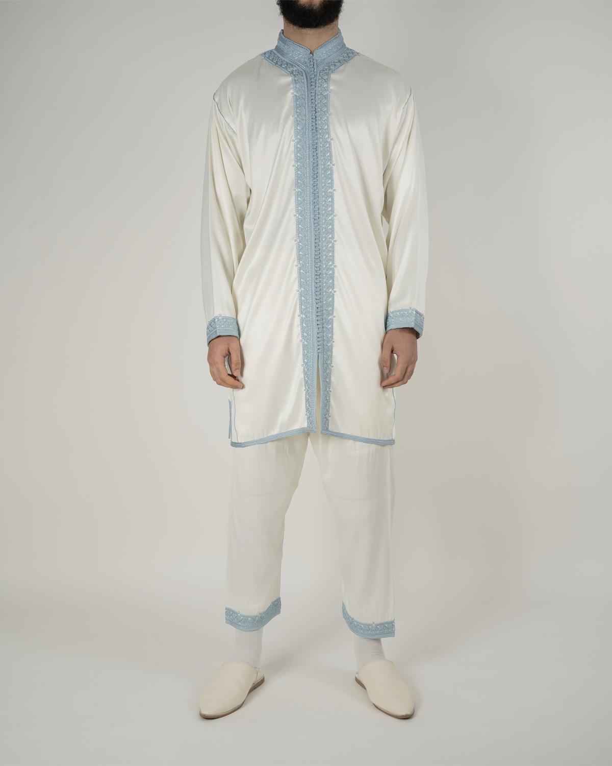 mannequin portant jabador homme matiere trois-pieces de couleur cyan avec un travail finition faite main vue entiere