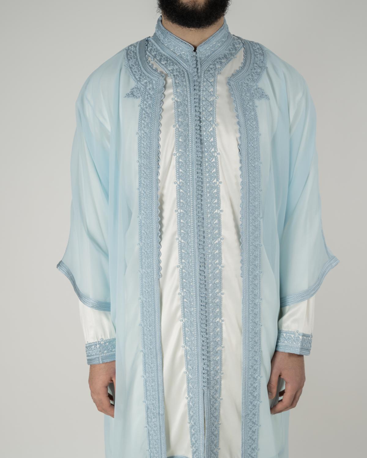mannequin portant jabador homme matiere trois-pieces de couleur cyan avec un travail finition faite main vue face-rapprochee