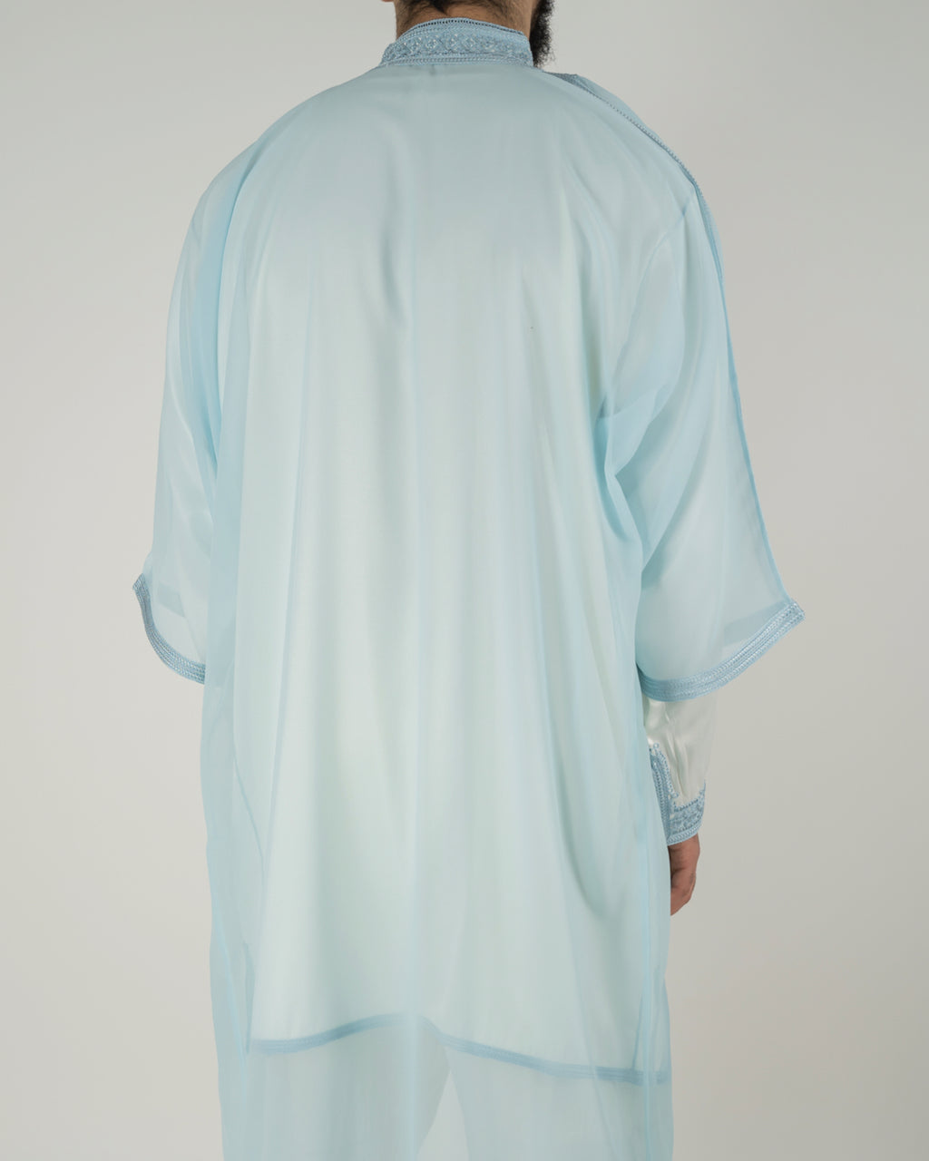 mannequin portant jabador homme matiere trois-pieces de couleur cyan avec un travail finition faite main vue dos