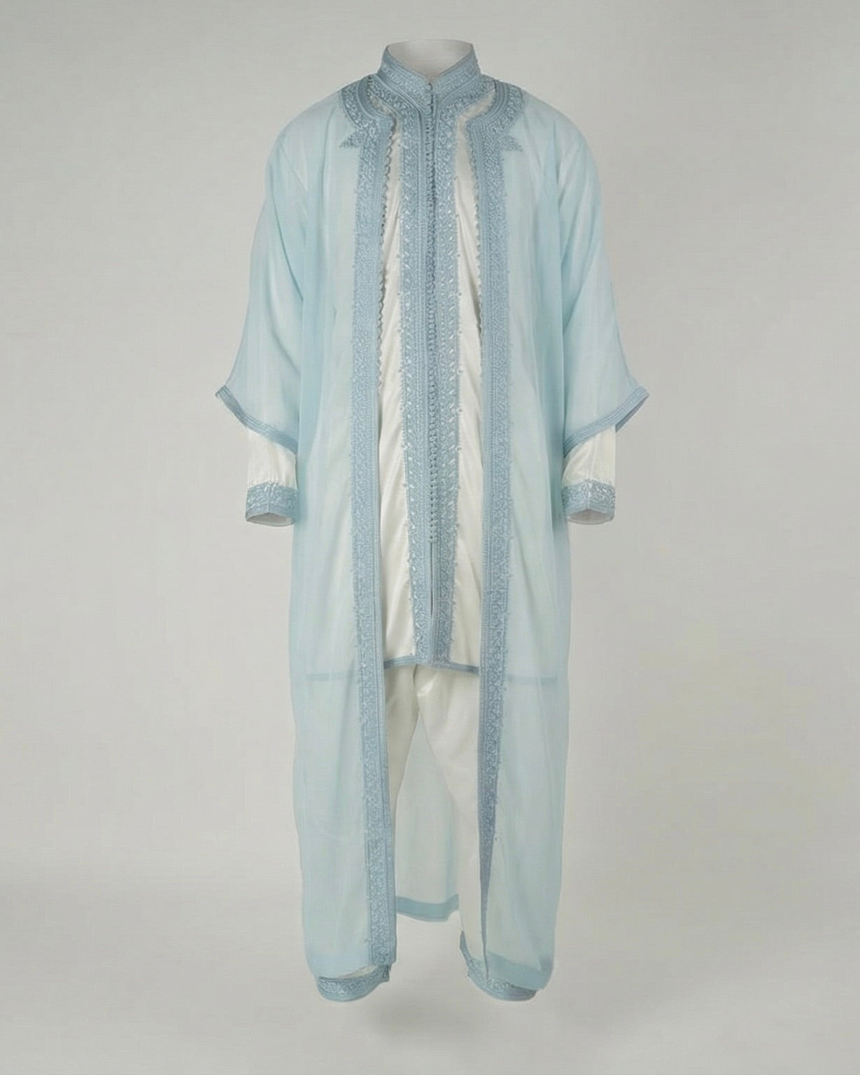 mannequin portant jabador homme matiere trois-pieces de couleur cyan avec un travail finition faite main vue entiere