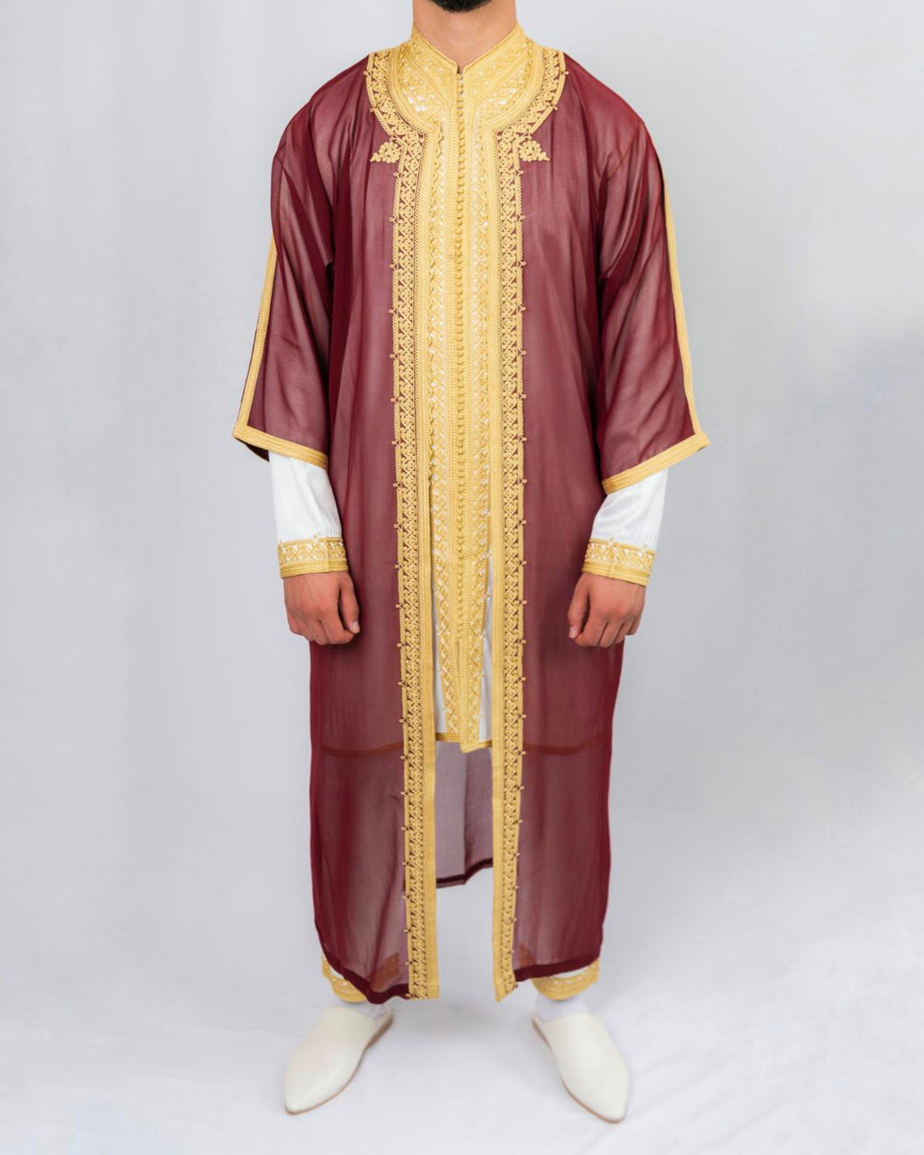 mannequin portant jabador homme matiere trois-pieces de couleur rouge-et-or avec un travail finition faite main vue entiere