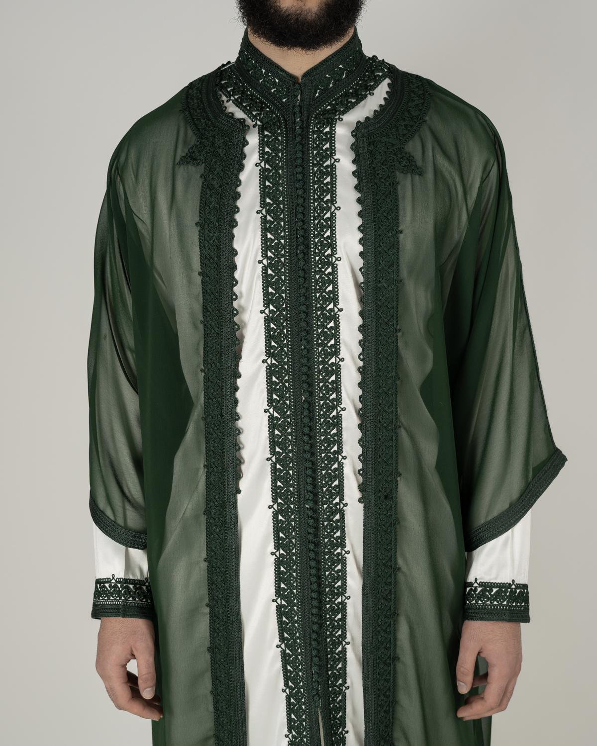 mannequin portant jabador homme matiere trois-pieces de couleur vert avec un travail finition faite main vue face-rapprochee