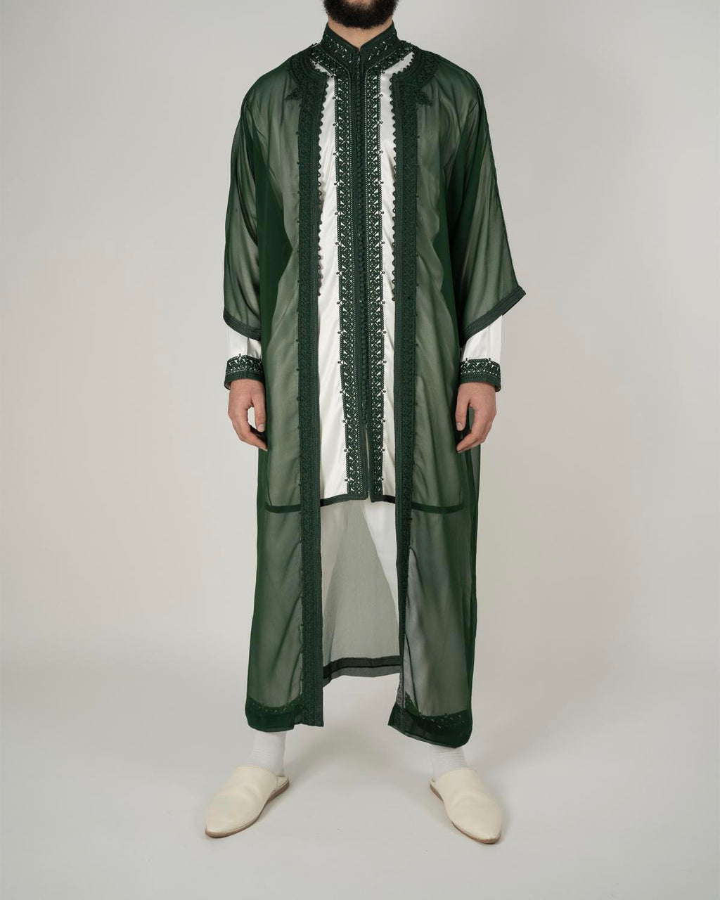mannequin portant jabador homme matiere trois-pieces de couleur vert avec un travail finition faite main vue entiere