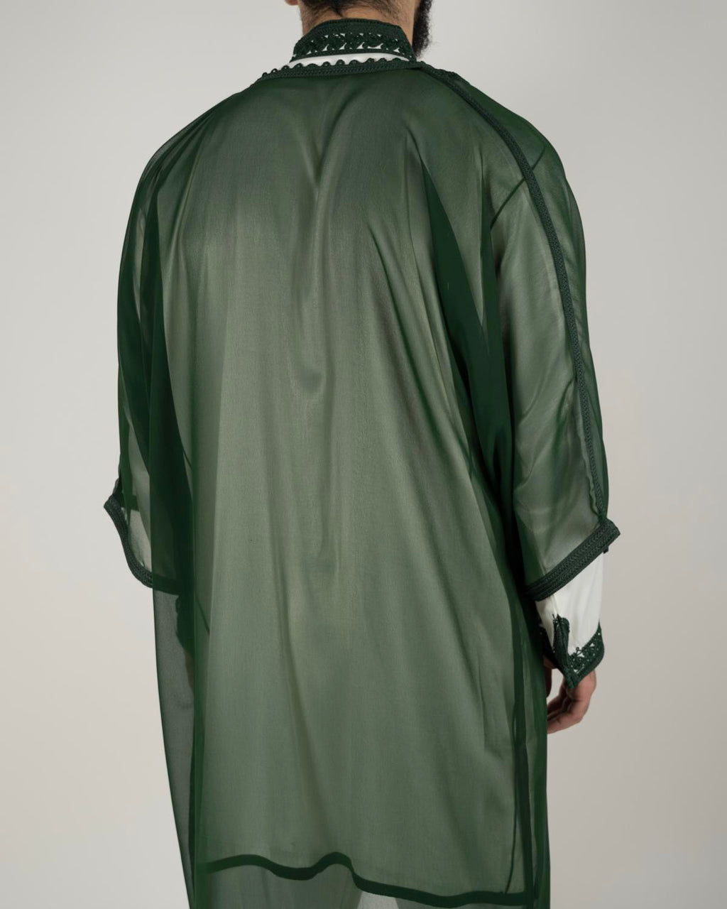mannequin portant jabador homme matiere trois-pieces de couleur vert avec un travail finition faite main vue dos
